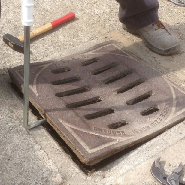 ITALIFTERS COVER LIFTER LEVER LB7