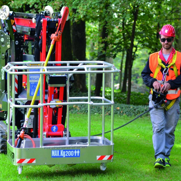 Platform Basket Spider 18.95, tracked spider lift 18.95, self-propelled spider boom lift 18.95, Platform Basket 18.95 crawler lift