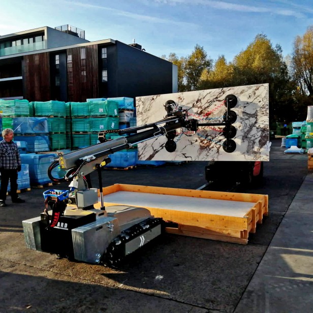 Befard XGR800.2, crawler installation robot, vacuum manipulator 800 kg, 8 suction cups, radio remote control