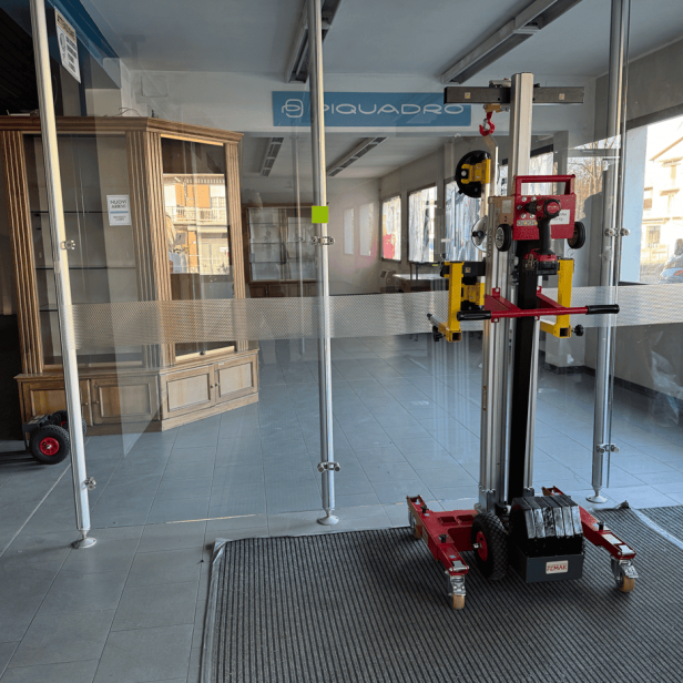 GOLIA JUNIOR Light χειροκίνητο σύστημα ανύψωσης τζαμιών GOLIA JUNIOR Light με περιστρεφόμενους ιστούς Ανυψωτικό τζαμιών GOLIA JUNIOR Light για επαγγελματική χρήση