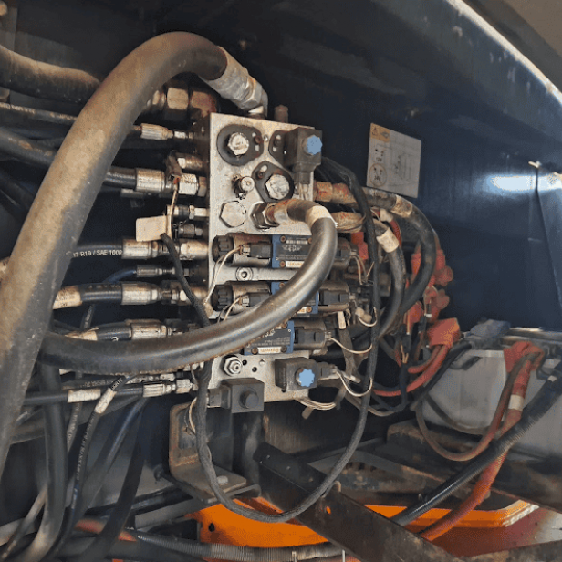 Telescopic Self-Propelled Boom Lift JLG 1850SJ, JLG 1850SJ diesel boom lift 58.56m, JLG 1850SJ aerial work platform, JLG 1850SJ telescopic boom lift construction equipment, JLG 1850SJ professional boom lift, available for rental