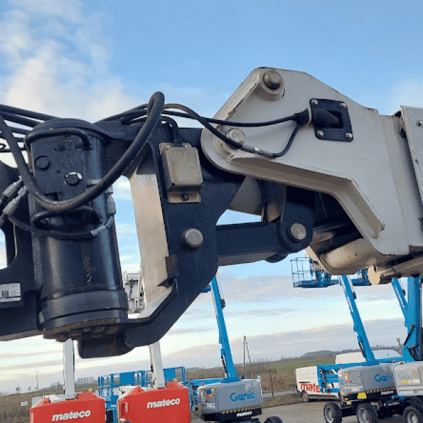 Articulating self-propelled boom lift Diesel JLG 1250AJP (MOD 2014), JLG 1250AJP 40.1m, JLG 1250AJP aerial work platform, articulating boom lift construction equipment, JLG 1250AJP professional boom lift, available for rental