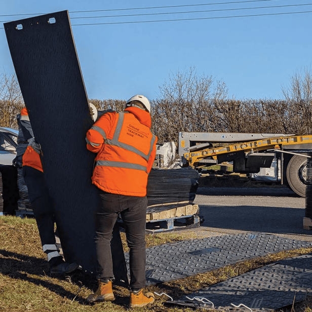 GroundGuards EnviroMat προστατευτικό δάπεδο εδάφους, GroundGuards EnviroMat ground protection mat, GroundGuards EnviroMat προσωρινός δρόμος πρόσβασης, GroundGuards EnviroMat προστατευτικό δάπεδο εργοταξίου, GroundGuards EnviroMat αντιολισθητικό δάπεδο HDP