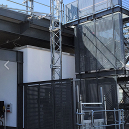 BOCKER ΒΙΟΜΗΧΑΝΙΚΟΙ ΑΝΕΛΚΥΣΤΗΡΕΣ ΕΡΓΟΤΑΞΙΟΥ PERMANENT CONSTRUCTION LIFT