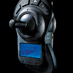 AAT MAX‑E Black Edition | Πρόσθετο ηλεκτρικό σύστημα υποβοήθησης με χειριστήριο για αναπηρικά αμαξίδια | 160 kg