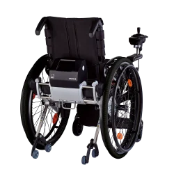 AAT MAX‑E Black Edition | Πρόσθετο ηλεκτρικό σύστημα υποβοήθησης με χειριστήριο για αναπηρικά αμαξίδια | 160 kg AAT MAX‑E Black Edition | Πρόσθετο ηλεκτρικό σύστημα υποβοήθησης με χειριστήριο για αναπηρικά αμαξίδια | 160 kg
