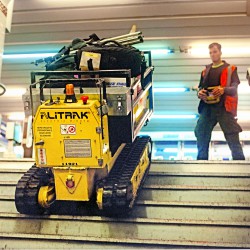 ALITRAK ELECTRIC CRAWLER CARRIER/DUMPER WITH PLATFORM DCT450P - 600KG ALITRAK ELECTRIC CRAWLER CARRIER/DUMPER WITH PLATFORM DCT450P - 600KG