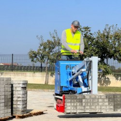 AZZURRO TRACKED TILE TRANSPORTER PINZO 200KG AZZURRO TRACKED TILE TRANSPORTER PINZO 200KG