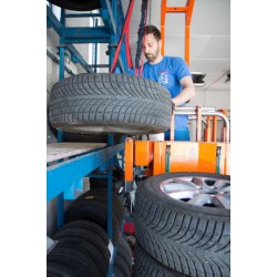 ORDER PICKER ELEVAH 75 TIRES - 7.6Μ WORKING HEIGHT ORDER PICKER ELEVAH 75 TIRES - 7.6Μ WORKING HEIGHT