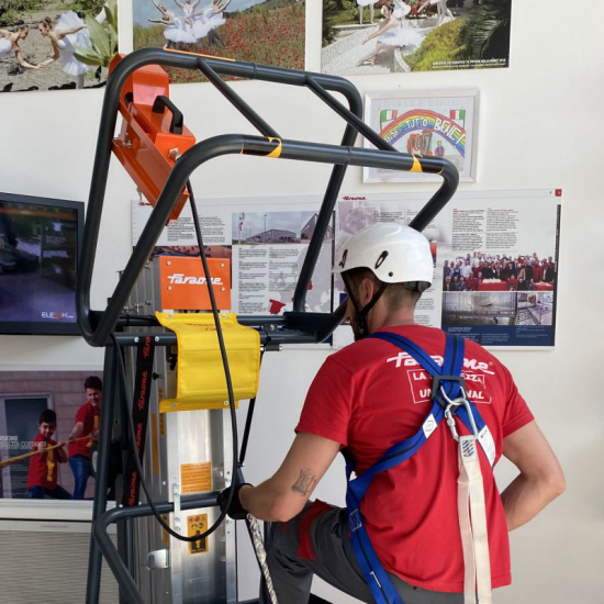 SELF-PROPELLED ELECTRIC PLATFORM ELEVAH 65 MOVE LIGHT - 6.3Μ WORKING HEIGHT - Kapountalis