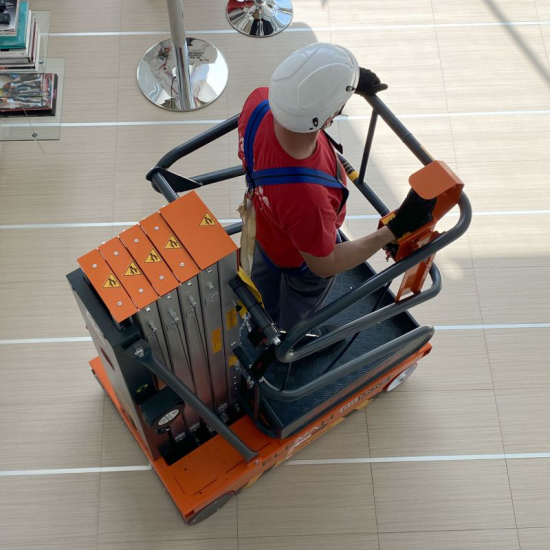 SELF-PROPELLED ELECTRIC PLATFORM ELEVAH 65 MOVE LIGHT - 6.3Μ WORKING HEIGHT - Kapountalis
