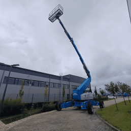 Articulating Self-Propelled Boom Lift Diesel Genie ZX-135/70 up to 43.15m - 272kg (MOD 2015) | Available for rental