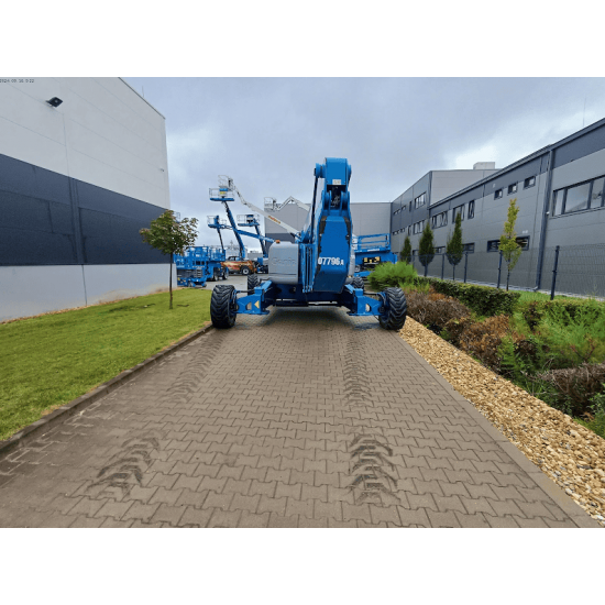 Articulating Self-Propelled Boom Lift Diesel Genie ZX-135/70 up to 43.15m - 272kg (MOD 2015) | Available for rental Articulating Self-Propelled Boom Lift Diesel Genie ZX-135/70 up to 43.15m - 272kg (MOD 2015) | Available for rental - Kapountalis