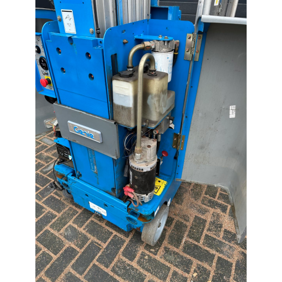 USED Genie GR-20 WORK PLATFORM FOR 8Μ Working Height Available for rental - Kapountalis