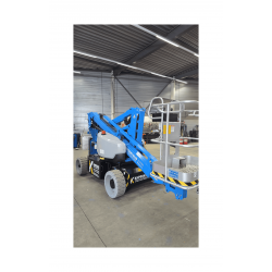 Genie Z-33/18 | Electric Self-Propelled Articulating Boom Lift 12m - 200kg | Available for rental
