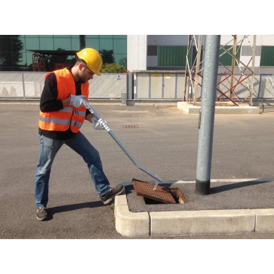 ITALIFTERS LB4 | Nail-Type Manhole Cover Lifting Tool ITALIFTERS LB4 | Nail-Type Manhole Cover Lifting Tool - Kapountalis