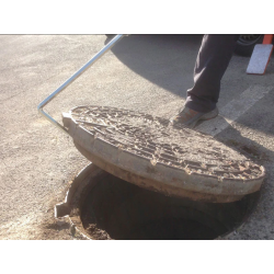 ITALIFTERS LB7 | Beak-Type Manhole Cover Lifting Tool ITALIFTERS LB7 | Beak-Type Manhole Cover Lifting Tool