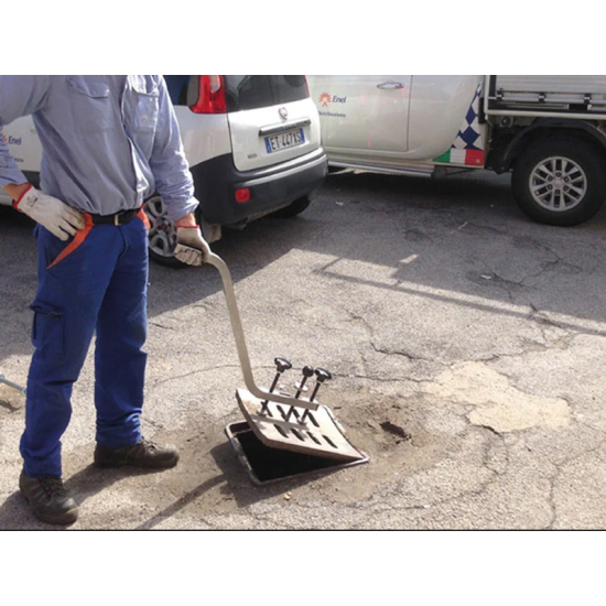 ITALIFTERS LB8 | Lever-Type Manhole Cover Lifting Tool ITALIFTERS LB8 | Lever-Type Manhole Cover Lifting Tool - Kapountalis