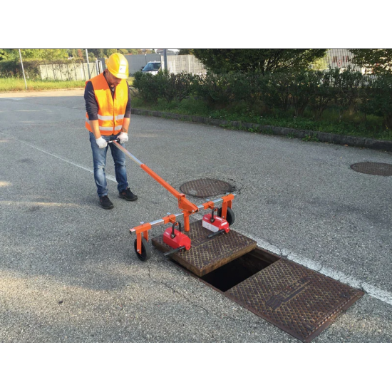 ITALIFTERS LK70 | Wheeled lifting lever for manhole covers | 1000 kg ITALIFTERS LK70 | Wheeled lifting lever for manhole covers | 1000 kg - Kapountalis