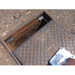 ITALIFTERS Shims Corners | Premium Soundproof Corner Shims for Manhole Covers