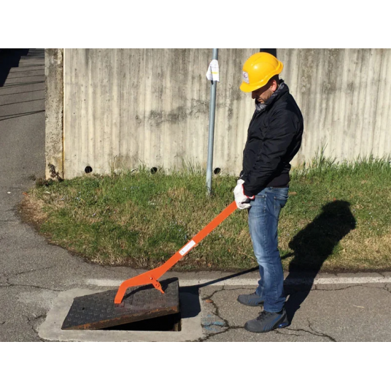 ITALIFTERS LB2 | Nail-Type Manhole Cover Lifting Tool ITALIFTERS LB2 | Nail-Type Manhole Cover Lifting Tool - Kapountalis