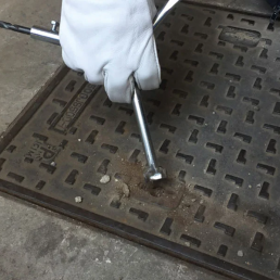 ITALIFTERS T3 PolyTool | Multi-Tool for Opening Manhole Covers