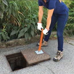 ITALIFTERS CL9 | Magnetic manhole cover lifter | 230 kg