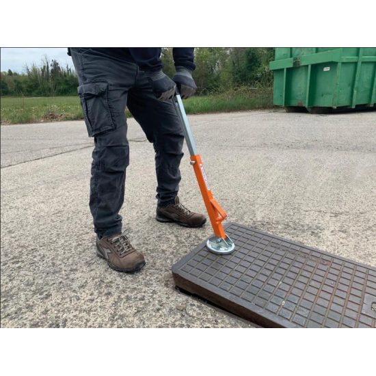 ITALIFTERS XT4 Nano | Magnetic manhole cover lifter | 300 kg ITALIFTERS XT4 Nano | Magnetic manhole cover lifter | 300 kg - Kapountalis