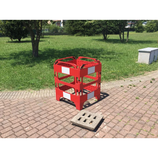 ITALIFTERS SAFEGATE | Safety Plastic Gate with Square or Linear Closure ITALIFTERS SAFEGATE | Safety Plastic Gate with Square or Linear Closure - Kapountalis