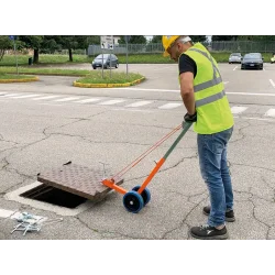 ITALIFTERS APS80 | Wheeled lifting lever for manhole covers | 600 kg ITALIFTERS APS80 | Wheeled lifting lever for manhole covers | 600 kg
