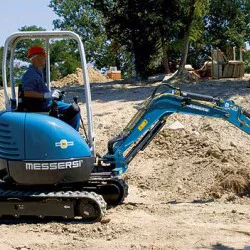 Messersì M22U | Mini Tracked Excavator | Digging depth 2.51 m