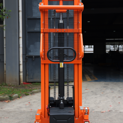 Semi-electric stacker 1000kg,1600mm stroke Semi-electric stacker 1000kg,1600mm stroke