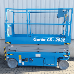 Ψαλιδωτή πλατφόρμα εργασίας Genie GS-2032 έως 8.1m - 363kg | Διαθέσιμο για ενοικίαση