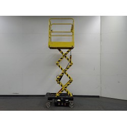 BOSS X3 USED SCISSOR WORKING PLATFORMS YOUNGMAN - 4.55M 240KG (2010)