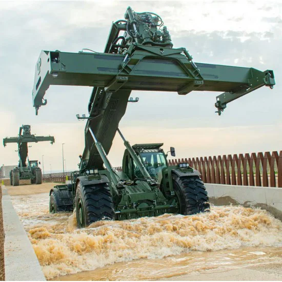 Reachstacker ΣΤΡΑΤΟΥ-MILITARY RSUP 25 AT 4 wheel drive Reachstacker ΣΤΡΑΤΟΥ-MILITARY RSUP 25 AT 4 wheel drive - Kapountalis