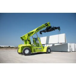 Reach stacker Model RSUP 45-6P5 Reach stacker Model RSUP 45-6P5