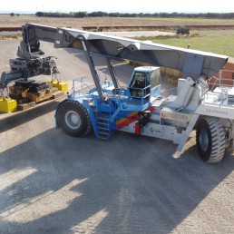  Reach stacker Model RSUP-100-75-SHR specially designed for handling slabs from the rolling mill up to 110 ton!