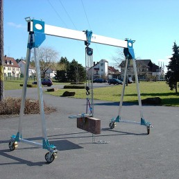 MOBILE ALUMINIUM  crane AKF-HV - 1500 kg load capacity, 3330 mm clear width