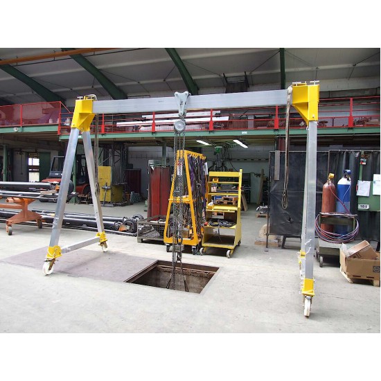MOBILE ALUMINIUM crane AKF-HV - 1500 kg load capacity, 3330 mm clear width MOBILE ALUMINIUM crane AKF-HV - 1500 kg load capacity, 3330 mm clear width - Kapountalis