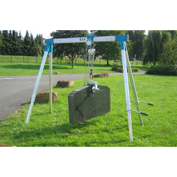 Stationary gantry crane "Alu-Ruck-Zuck" -500 kg load capacity, 2000 mm clear width