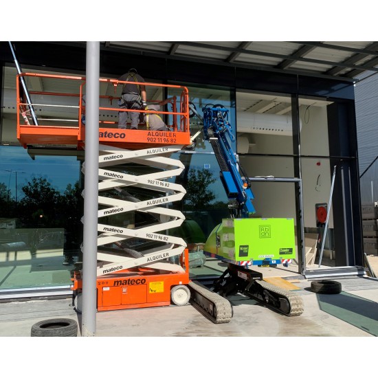 CRAWLER GLASS ROBOT WINLET 1000 FOR 1000KG UP TO 5M CRAWLER GLASS ROBOT WINLET 1000 FOR 1000KG UP TO 5M - Kapountalis