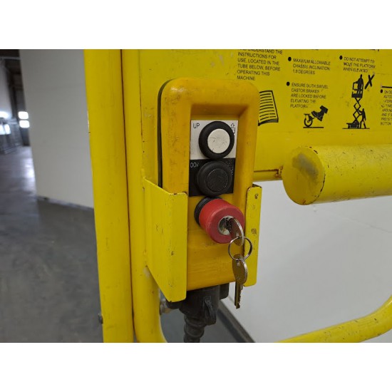 BOSS USED SCISSOR WORKING PLATFORMS X SERIES - 4.55Μ 240KG BOSS USED SCISSOR WORKING PLATFORMS X SERIES - 4.55Μ 240KG - Kapountalis